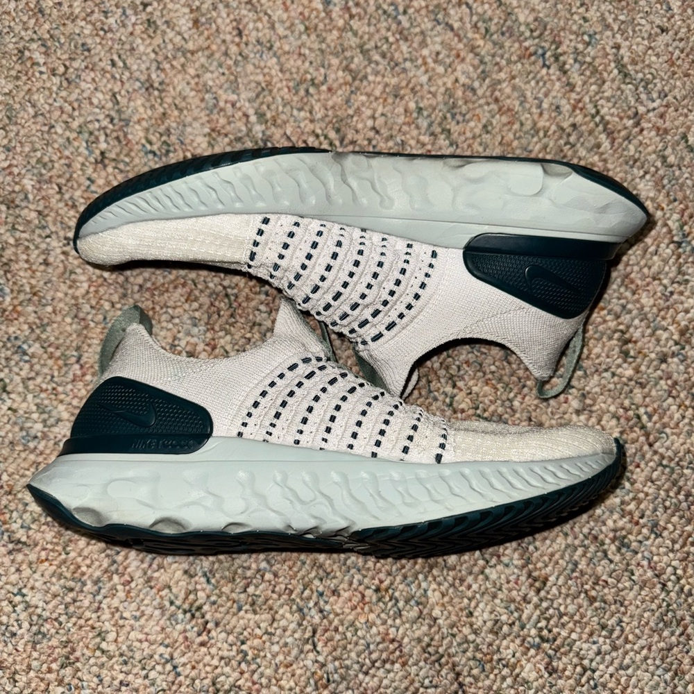 Nike react phantom run shoes